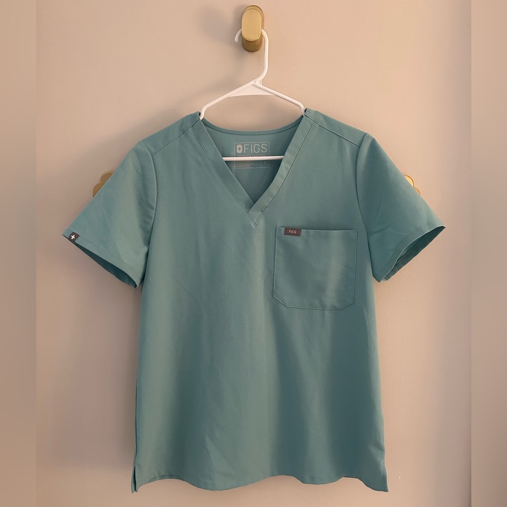 Figs Catarina One Pocket Scrub Top - Sea Glass - Size Medium